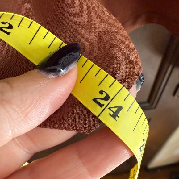 70s Vintage OLEG CASSINI | Brown Silk Chest Pocket Crest Blouse | Size 6 - Picture 10 of 11